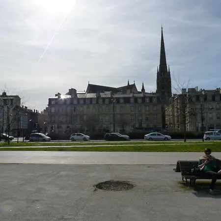 Cosy Sur Les Quais De Saint Michel *
